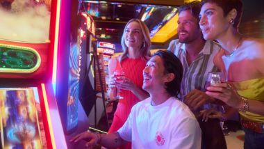 friends at slot machines